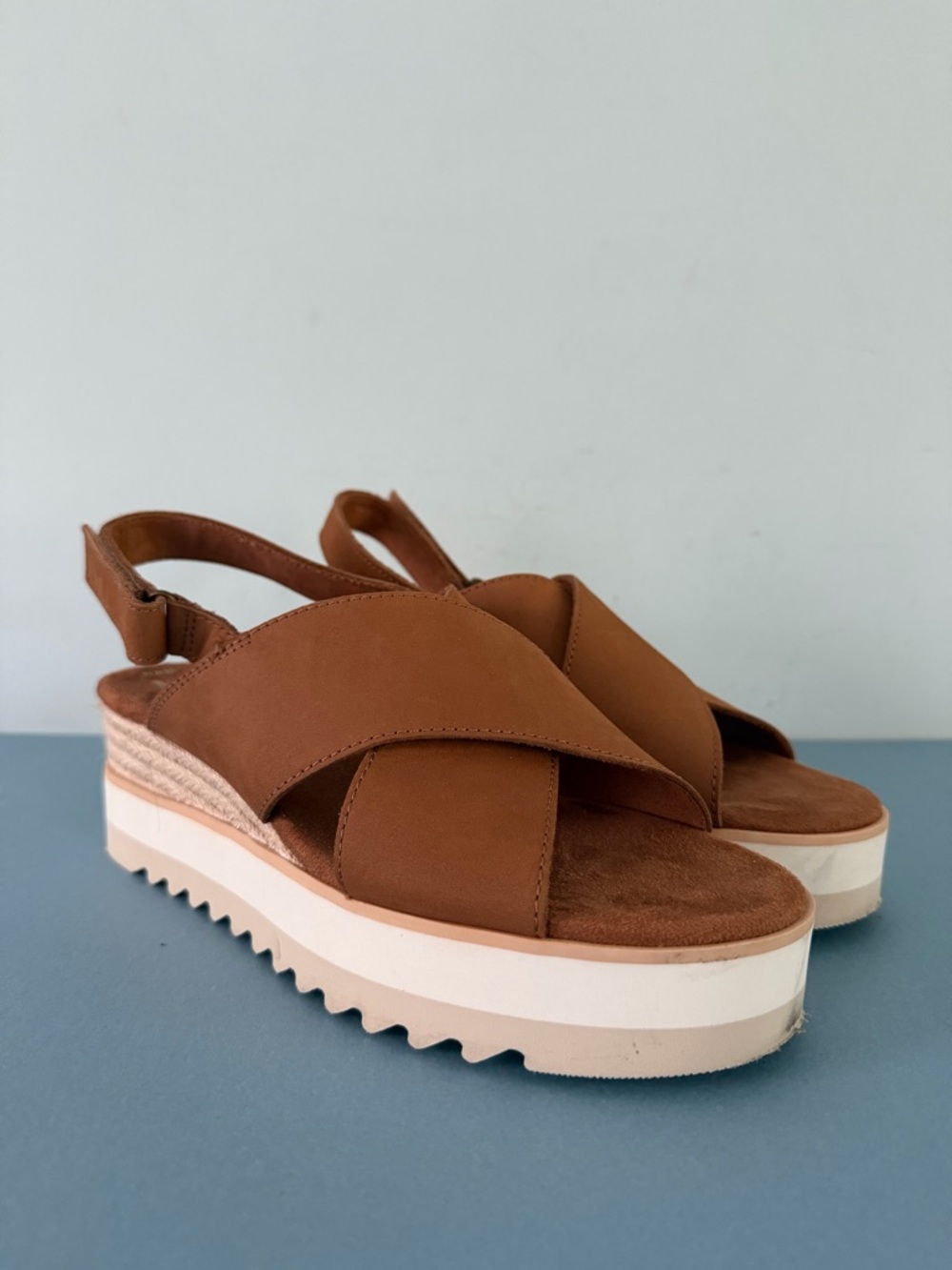 TOMS Diana Crisscross Brown Sugar Leather Jute Wrapped Platform Wedge Sandals - Picture 2 of 10